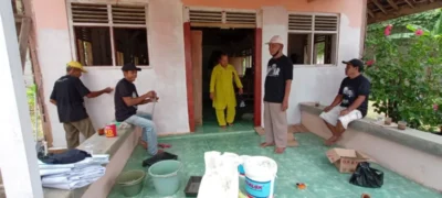 Forum Silaturahmi Relawan Ganjar Mahfud Terus Bergerak Membantu Pengecatan Rumah Ibadah
