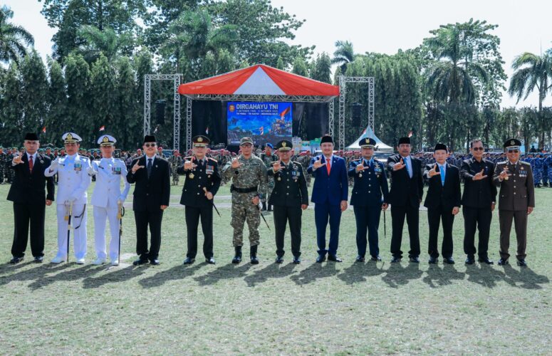 Puncak Peringatan HUT ke-80 TNI, Kodam XXI/Radin Inten Gelar Upacara di Lapangan Korpri